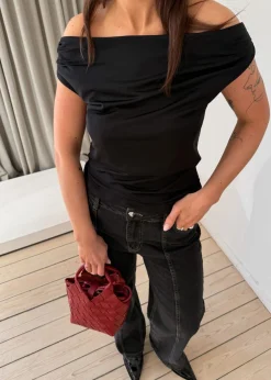 Modström HimaMD off-shoulder top