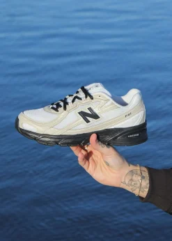 New Balance U7404OO