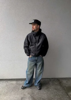 66 North Kjalarnes Windbreaker
