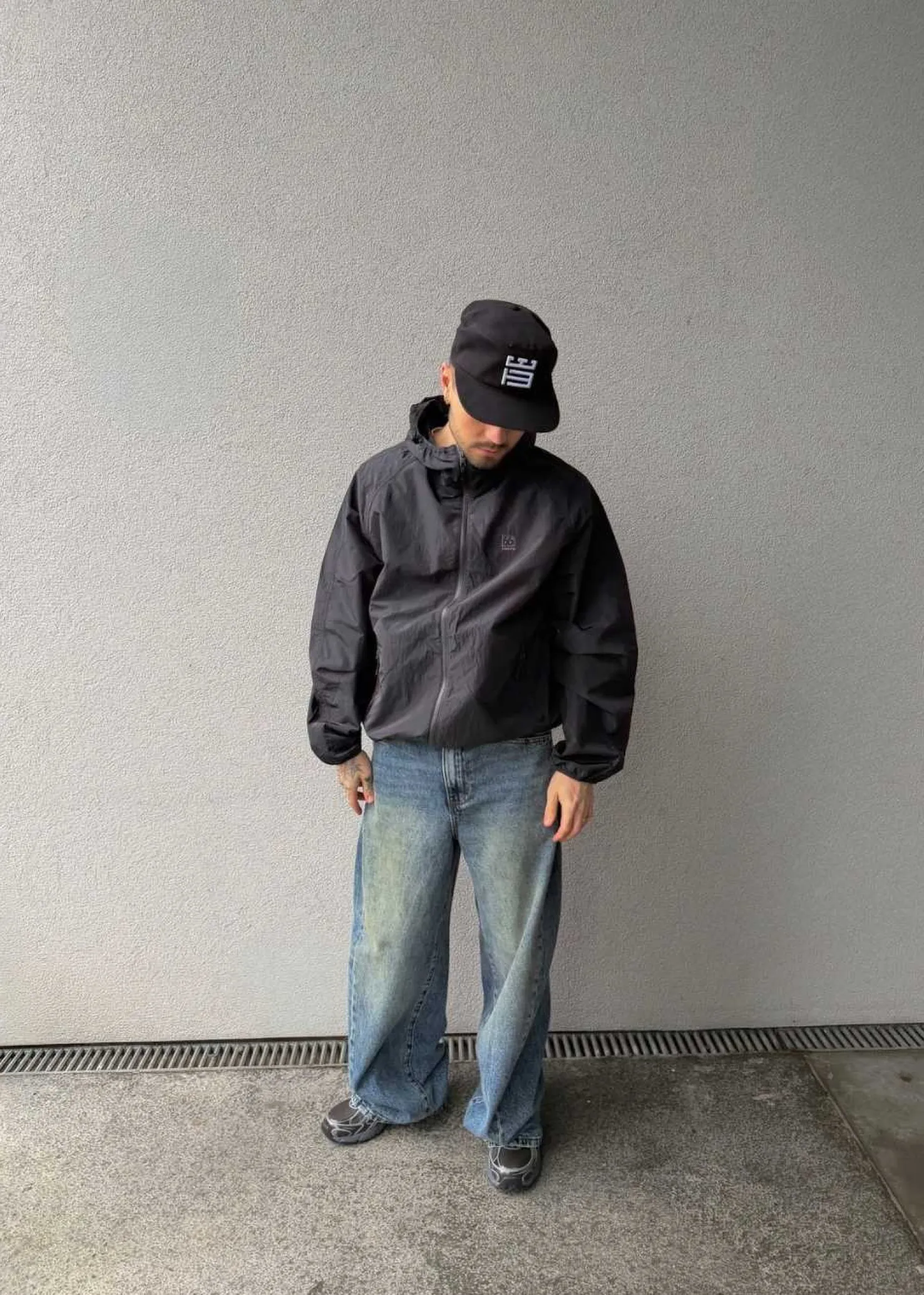 66 North Kjalarnes Windbreaker